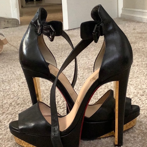 Beautiful Christian Louboutin heels - Picture 2 of 5